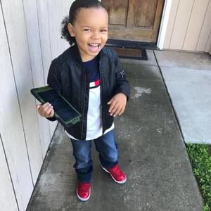 Meet your Posher, Dee